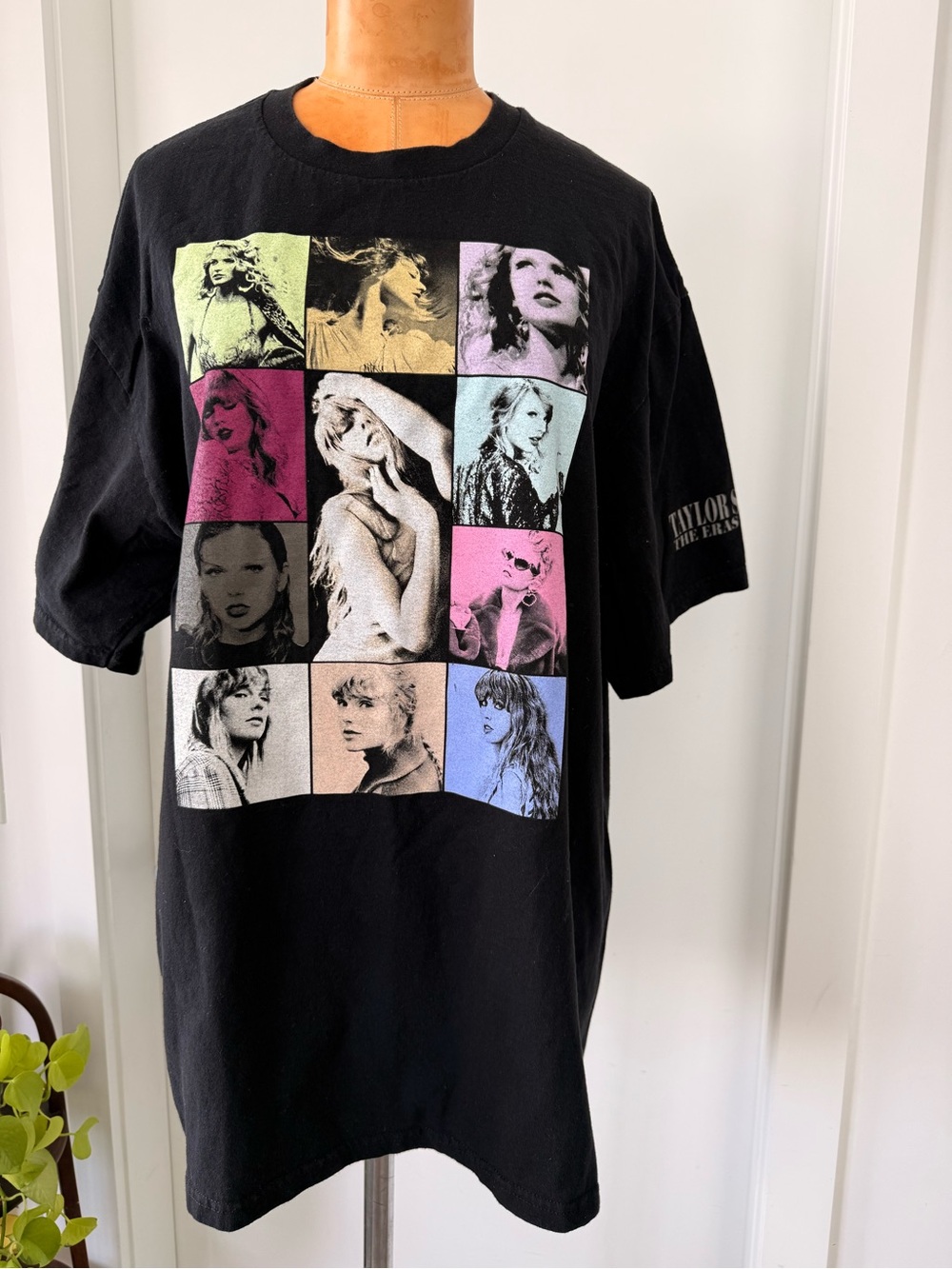 Taylor Swift The Eras Tour T-Shirt Unisex L 2023-2024 Tour Dates Graphic Black